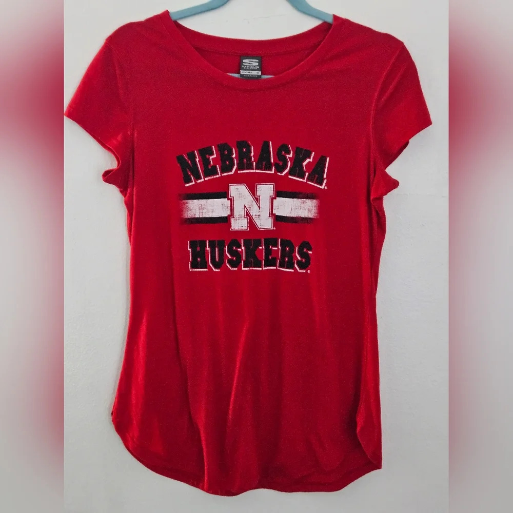 Nebraska huskers short sleeve top red, white, black size medium stadium athletic